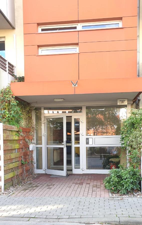 Apartments Wroc'Love By Me & Mosiezna & Free Garage & Self Check In 24H Wroclaw Exterior photo